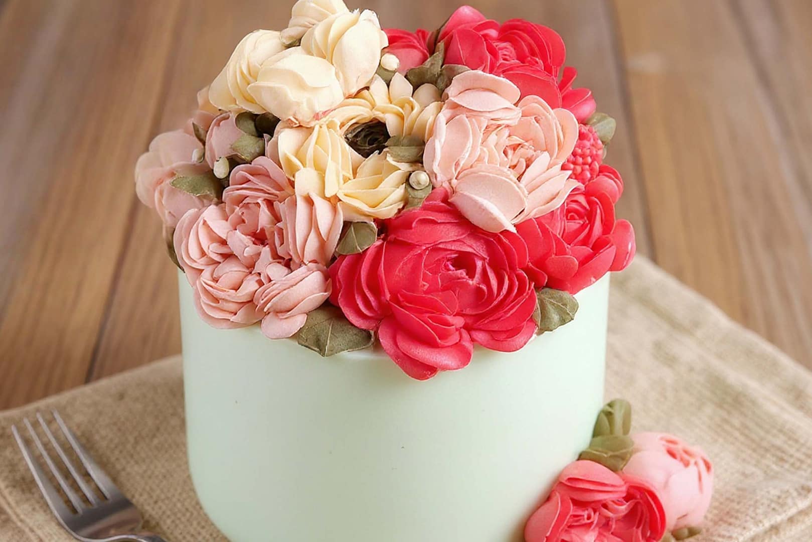 Read more about the article Easy Silky Buttercream