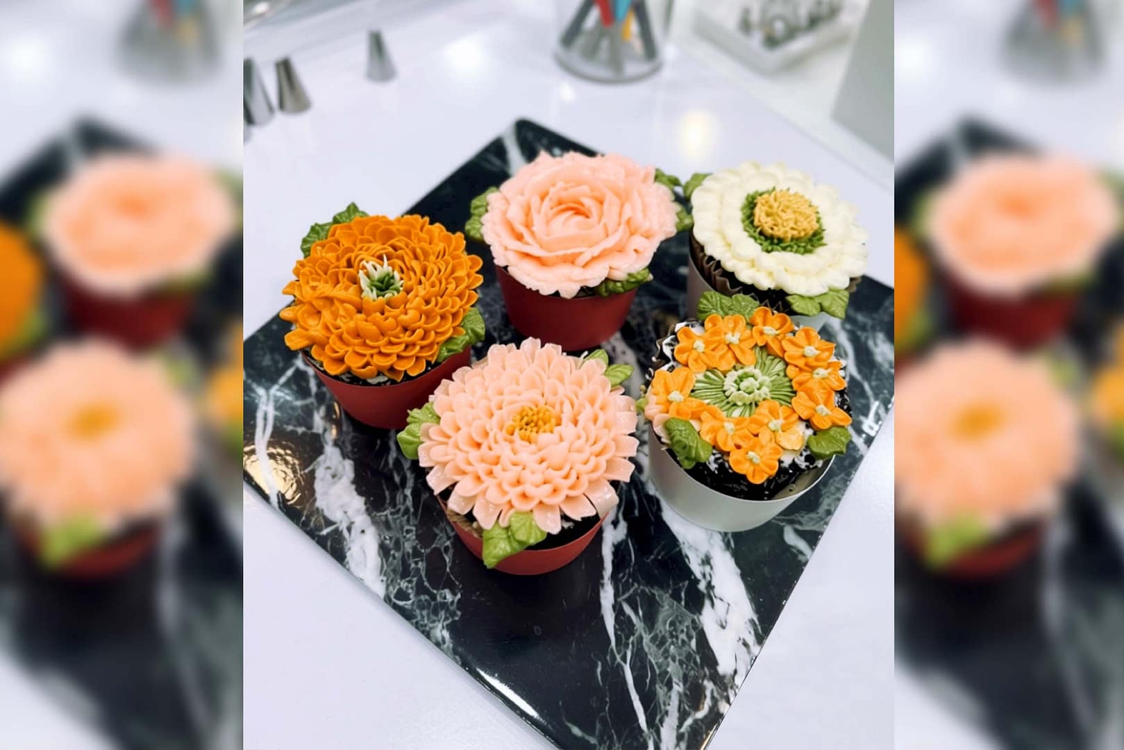 Read more about the article Shiny Buttercream Floral Cupcake